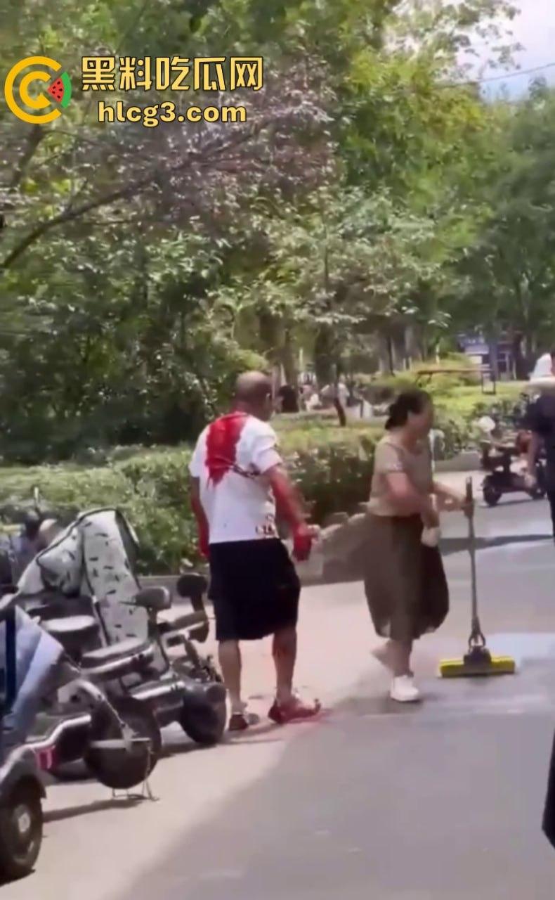 女人惹的祸！河南永城一光头男子被黑衣男子持刀刺伤致死-8