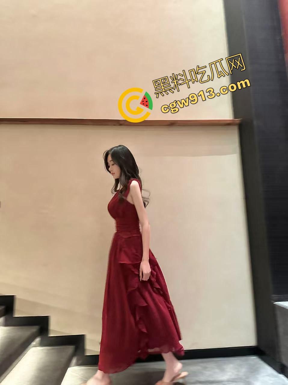 长沙极品粉嫩JK妹，小白兔装纯其实是猎人，勾引黄毛回出租屋内射自己骚鲍鱼，射的黄毛直接硬不起来！-7