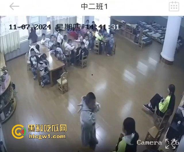 安徽六安幼儿园惊爆虐童丑闻!监控曝光老师暴打多名孩子,家长怒报警!-2