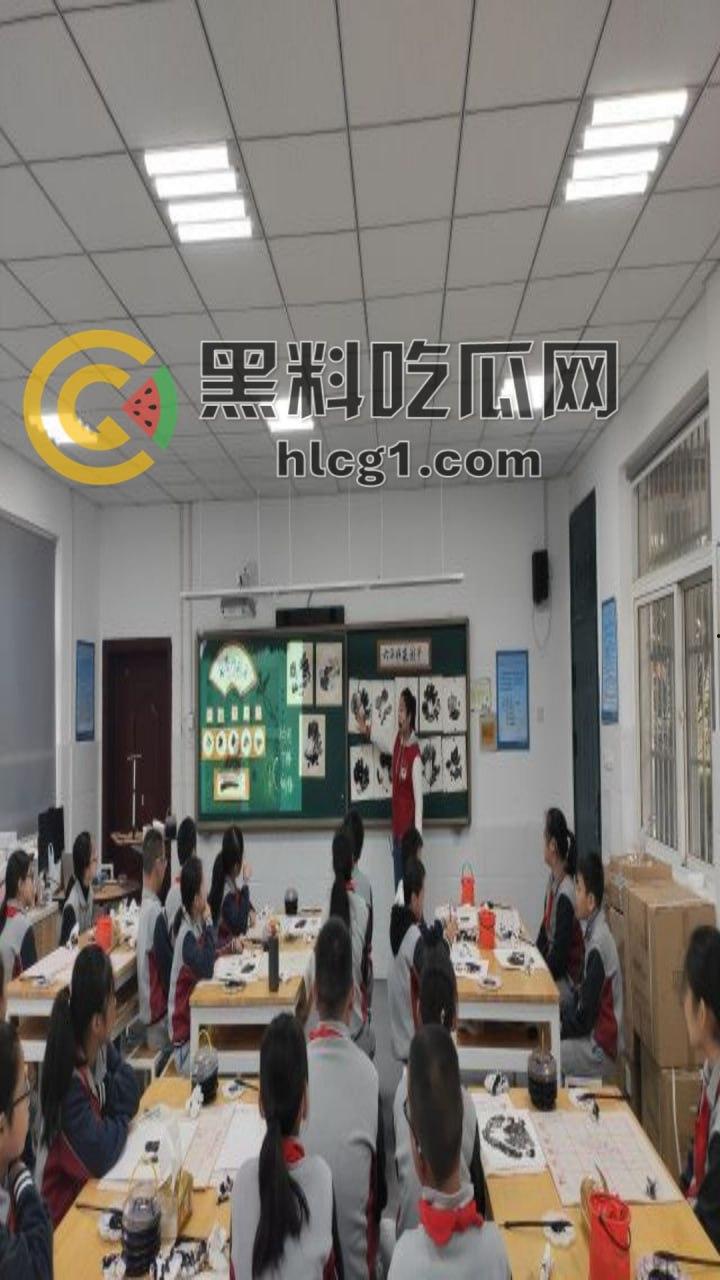 双面人生!南京西善桥中学美术老师「孟菲菲」,白天教师晚上性奴皮鞭后入!-7