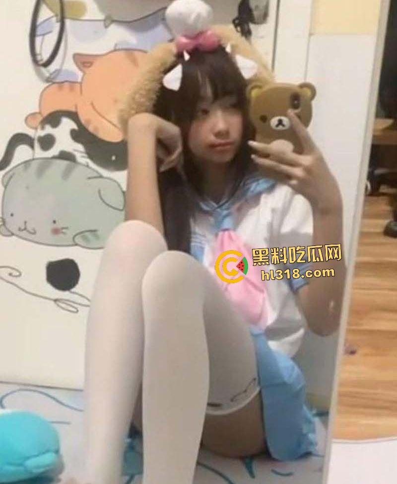 湖南长沙实验学校刘可欣自慰福利！JK制服化身金主小母狗，扣穴狂秀自己的洞有多么粉！-1