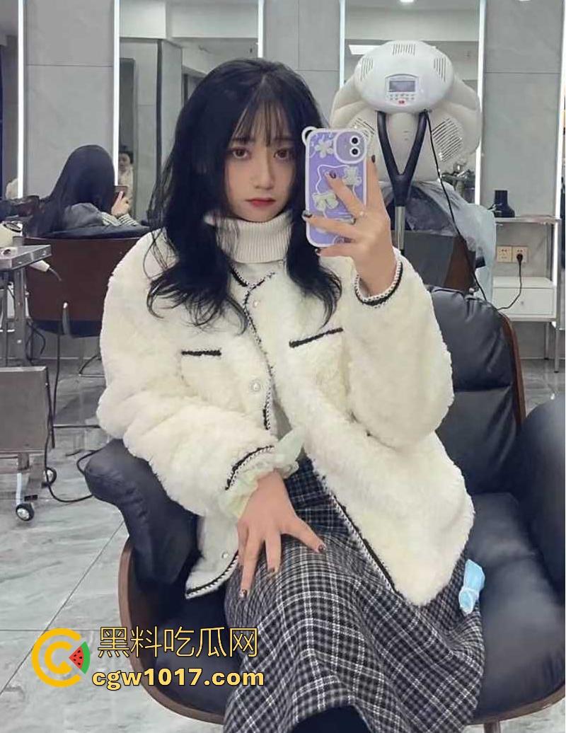 酒店幽会偷情出轨狂欢！年轻人妻母狗被情人猛攻骚穴，全程淫叫连连，不明所以的隔壁住客，以为是什么警报声了呢！-3