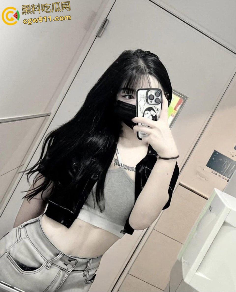 贵州甜美幼师【黄语兹】,大尺度自慰酒店3P视频曝光,身材火辣叫声骚炸天,胸前纹身完美实锤 !-2