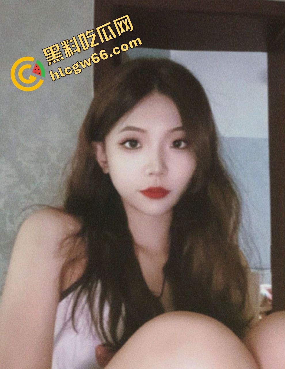 新疆师大舞蹈生『张菀馨』22岁小婊子天天发骚自慰求操 聊天记录爆料逼丑还想玩三通 ！-4