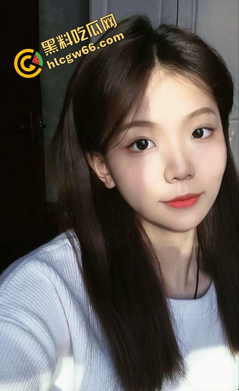 新疆师大舞蹈生『张菀馨』22岁小婊子天天发骚自慰求操 聊天记录爆料逼丑还想玩三通 ！-8