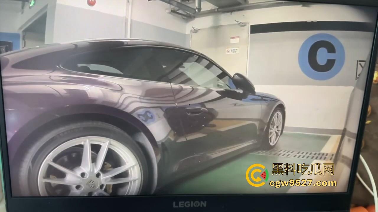 保时捷718车主地下停车场车震被偷拍，有钱人就是好呀，长的不太行但上的女的身材颜值都很好，羡慕！-6