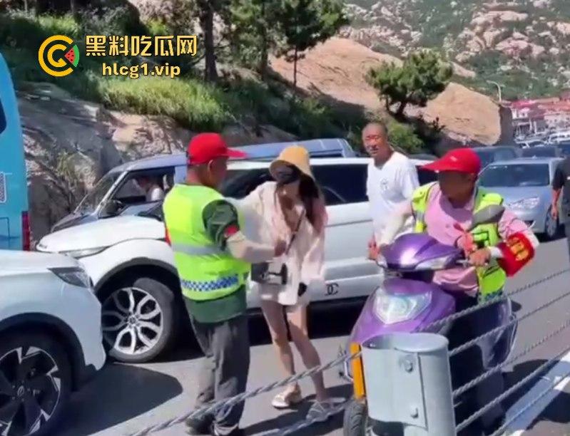 “逆行怎么了？打你怎么了？”小仙女逆行插队还打人！-4