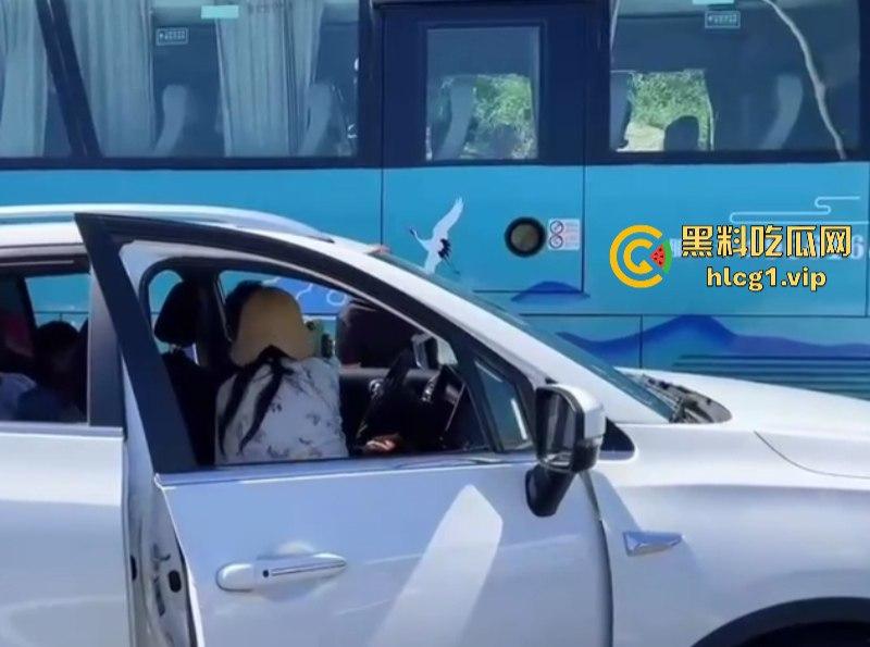 “逆行怎么了？打你怎么了？”小仙女逆行插队还打人！-5