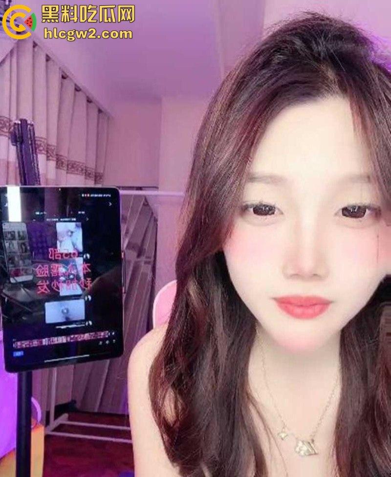 独家流出！网红福利姬【董小姐】放飞自我 美少女短裙全裸热舞 首次道具自慰流出白浆-5