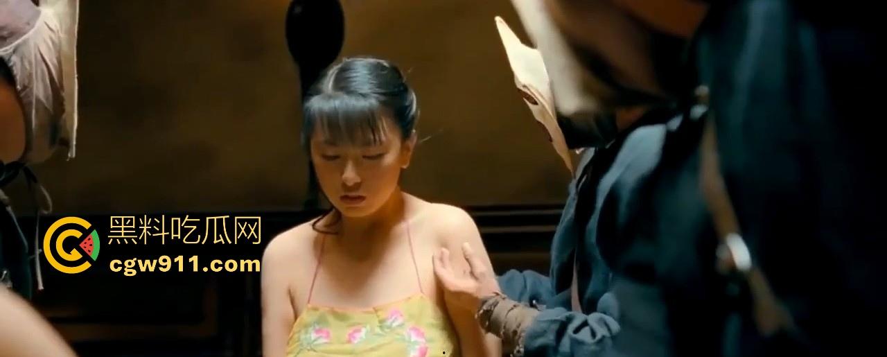 《让子弹飞》删减片段流出，藏着你绝对没见过的火辣画面！一脱成名人气女神【赵铭】 真实大奶上镜！-3