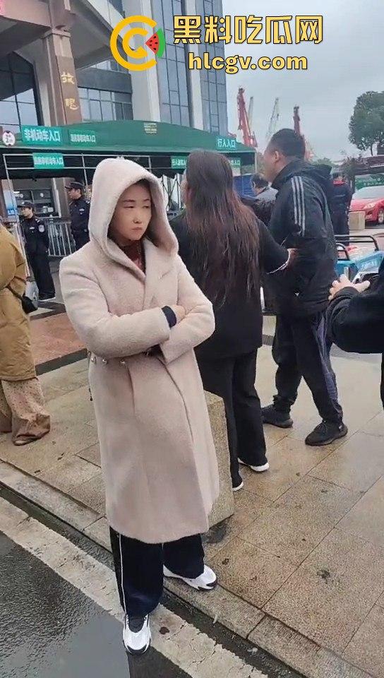 苏州张家港双山岛事件引发争议!四个小孩溺水,父母不救只等救援,网友怒批:自己孩子都不管?-13