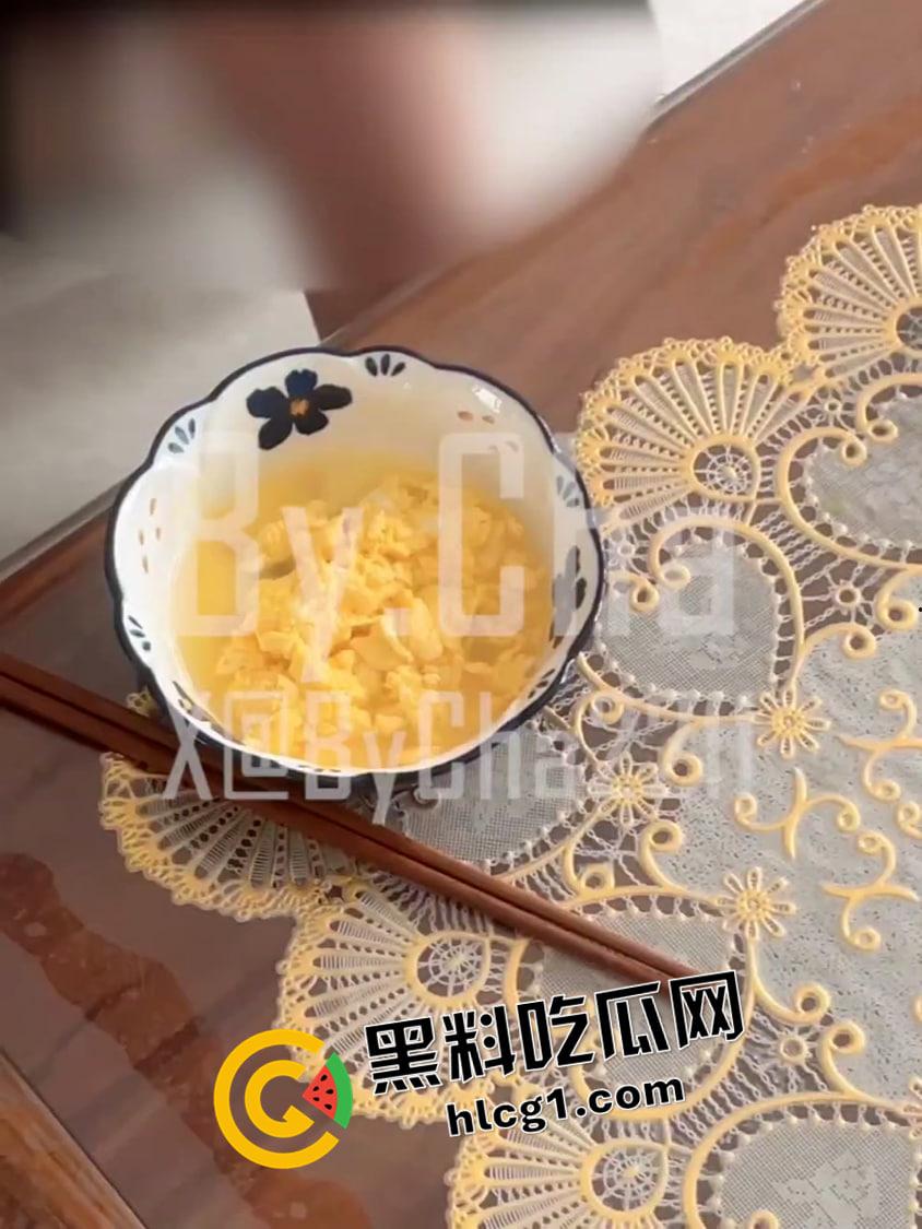 姐姐的淫水炒鸡蛋   当着弟弟的面各种发骚 这可不是一般的骚鸡-2