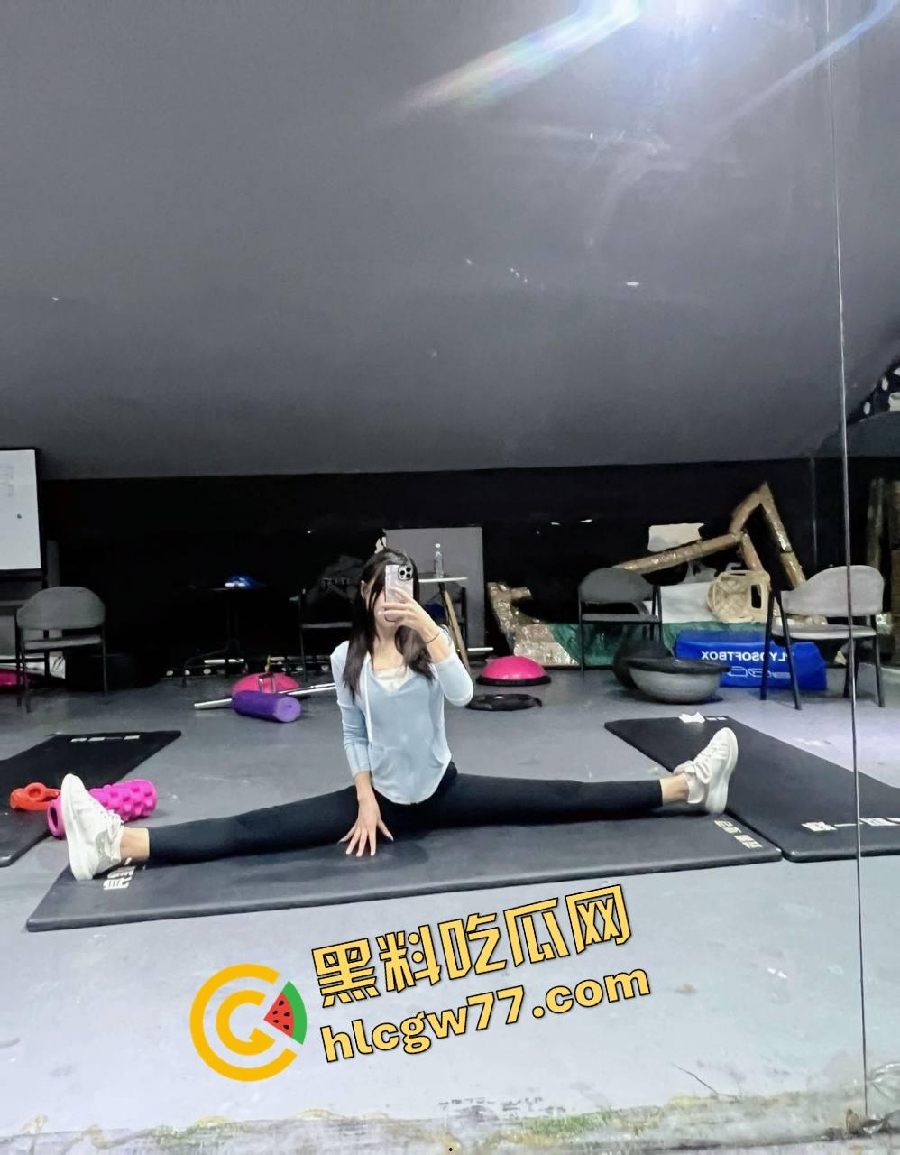 渭南帅哥深夜上门给美女打针，我以为是玩塞药play，结果他真拿针管戳了人家屁股！-4