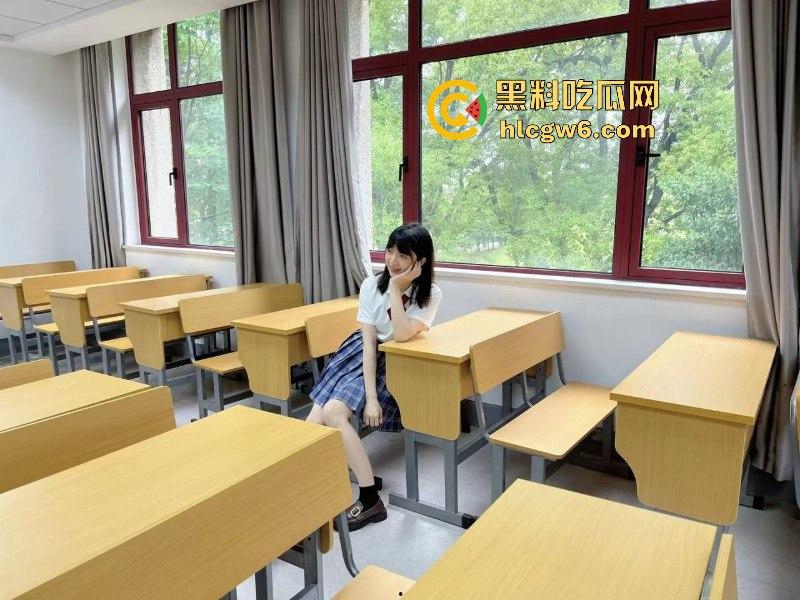 披着甜妹的外衣 掩盖母狗的事实 上海政法大学二大【彭嘉文】绝密性爱视频遭男友反差投稿 尺度惊人！-6