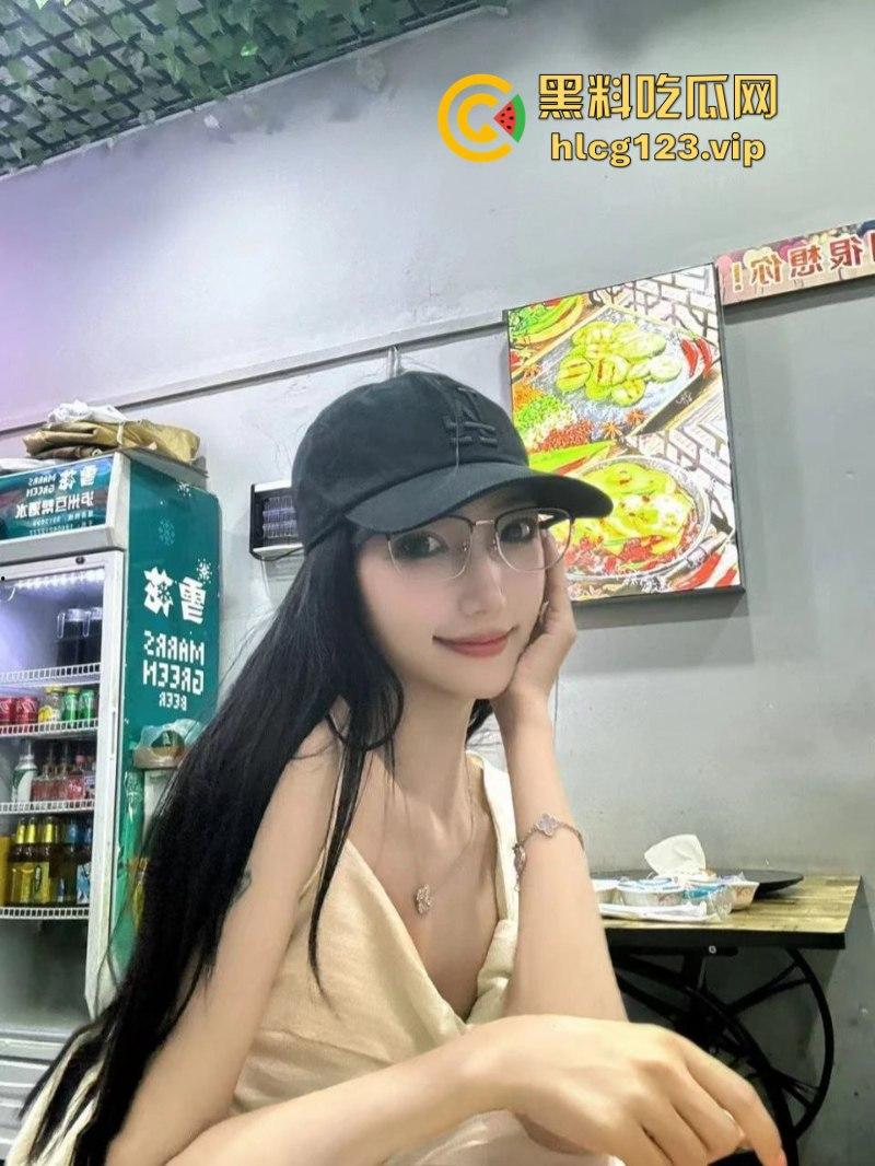 三亚精致外围女 靠身体变富婆 小逼都要磨烂了 视频泄露励志卖逼全过程-1