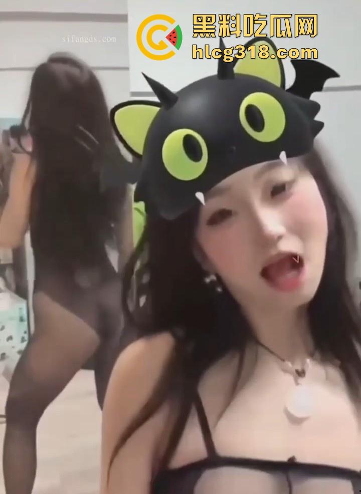 湖南学院舞蹈学姐【梁雯雯】 脸穴同框裸舞自慰，极品身材性感舞蹈，扭起来简直就是淫魔附体！-4