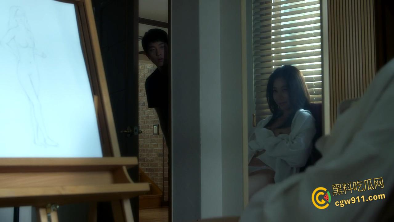 韩国三级片《妈妈的朋友2》，暑假邀约小伙惨遭偷家，饥渴少妇疯狂挑逗，厨房口交一直干到床上狂肏！-2