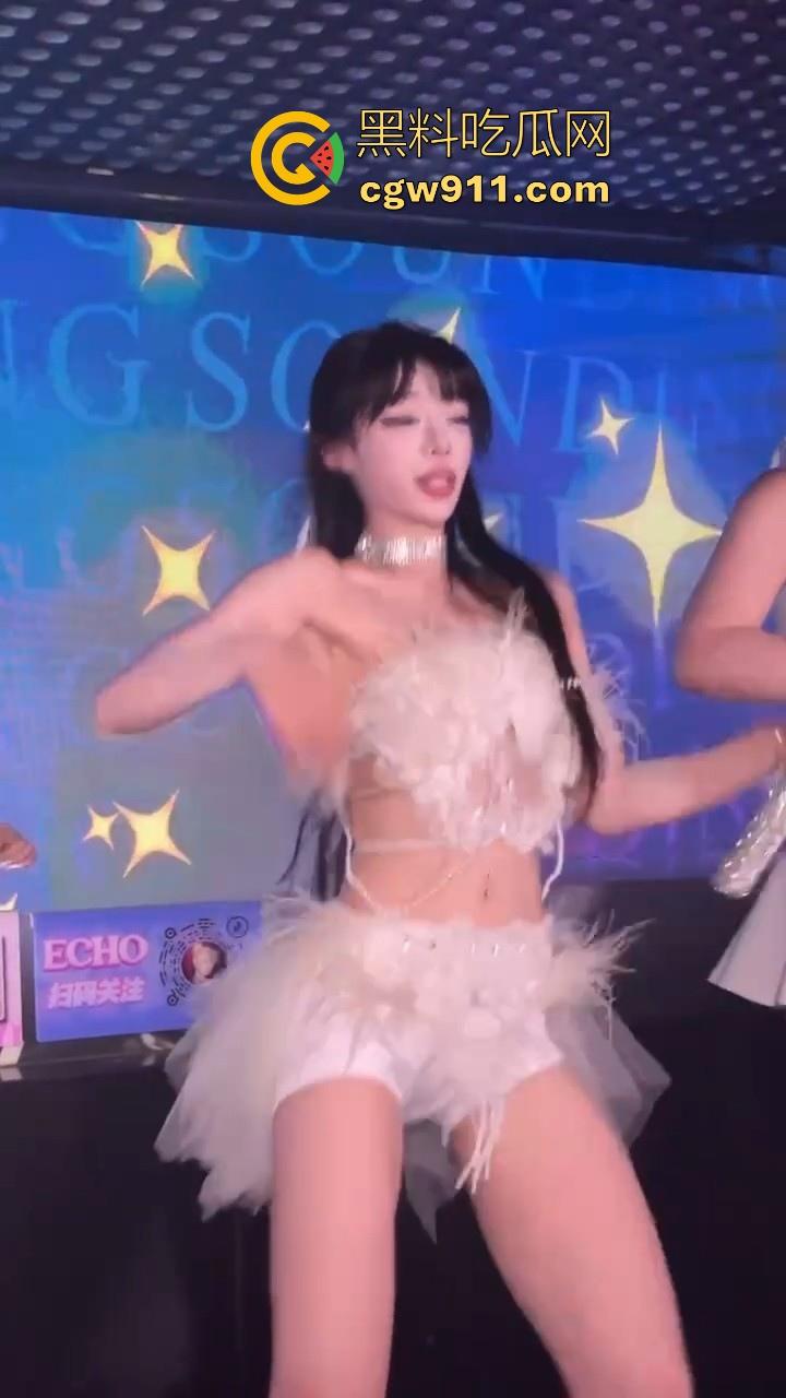 前面跳得有多骚，私下给就操的有多狼狈，土豪重金拿下酒吧模特，骑乘内射狠狠满足！-5