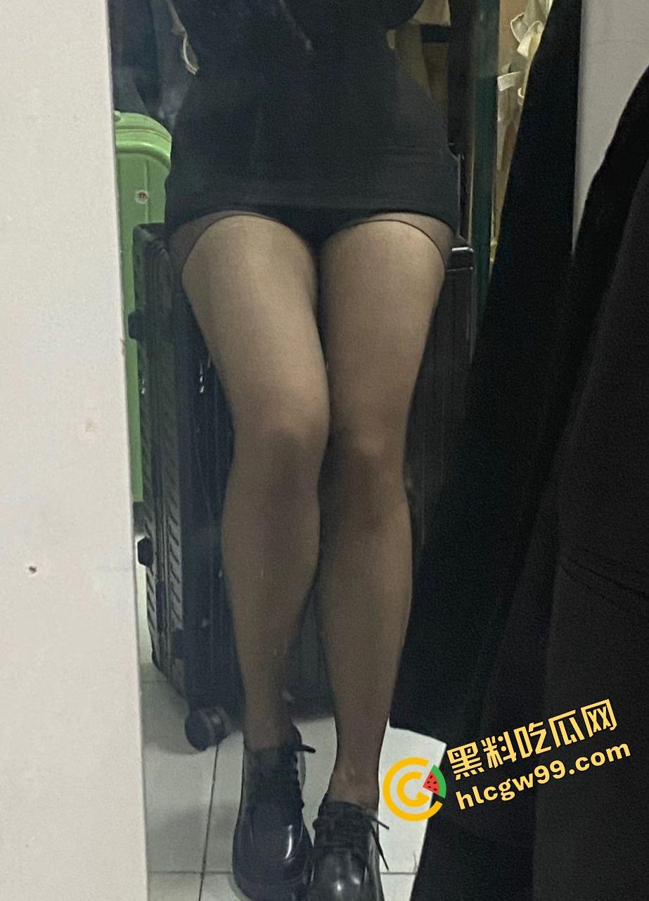 南昌大学肉感反差黑丝女大【郭雨妍】撕破黑丝玩具刺激骚逼，出租房男友暴力后操骚逼！独家曝光流出！-4