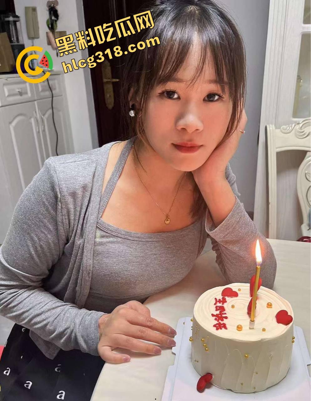 假鸡巴摄像头直击嫩穴深处，第一人称狂操白虎骚逼，窥阴器扒开照得一清二楚，骚汁淹到摄像头都起雾！-6