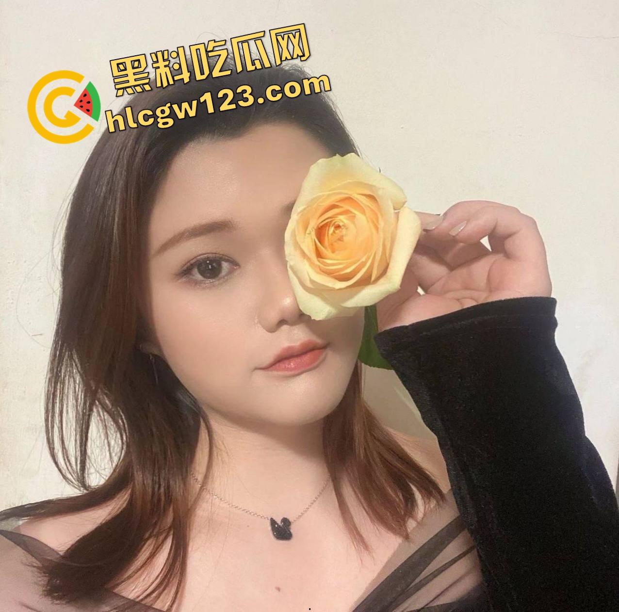 山东07嫩妹子【焦思思】初入职场就被大屌主管后入暴操，打桩干穿小嫩逼，淫水满盆忍不住喷水浪叫！-1