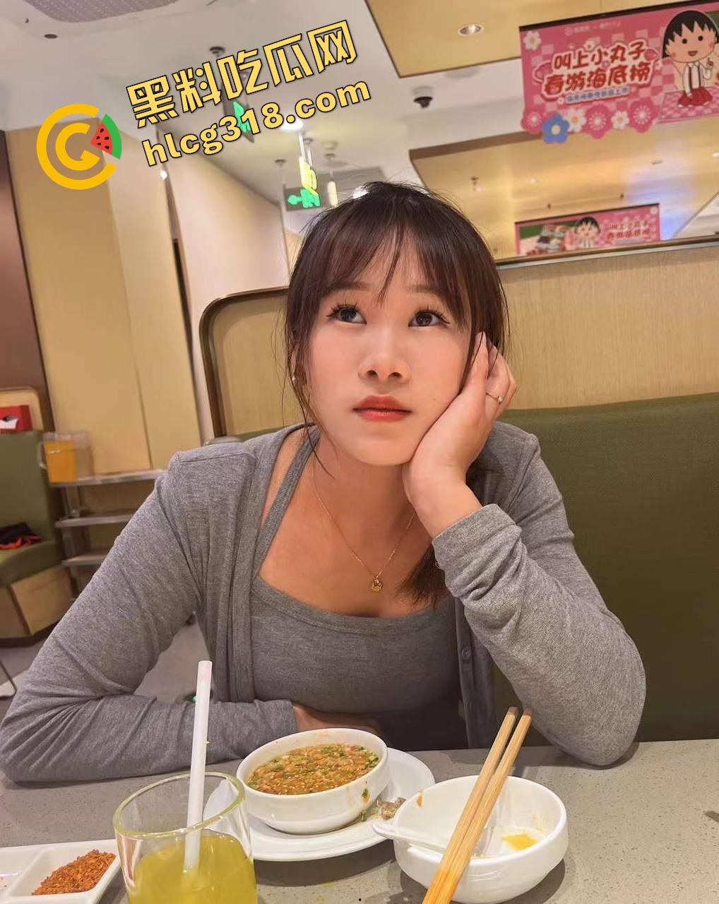 假鸡巴摄像头直击嫩穴深处，第一人称狂操白虎骚逼，窥阴器扒开照得一清二楚，骚汁淹到摄像头都起雾！-7