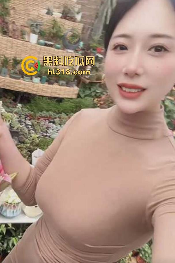 多年未见的骚妈妈沦为大鸡巴儿子的性奴，沉沦儿子雄壮下体，享受违背伦理的苟合！-1