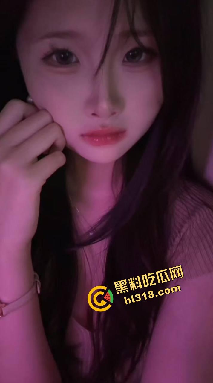 注意音量，史上最吓人的叫床声，是尖叫鸡大战震动棒，女的边操边鬼吼，男的以为打通任督二脉！-1