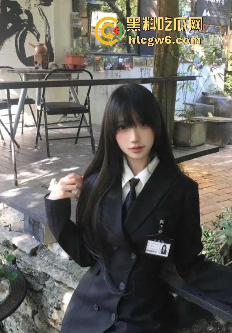 抖音高颜值网红23万粉丝的女神『 恋爱绝缘体』私密视频外流，可甜可萝秒变销魂尤物，高价定制曝光！-15