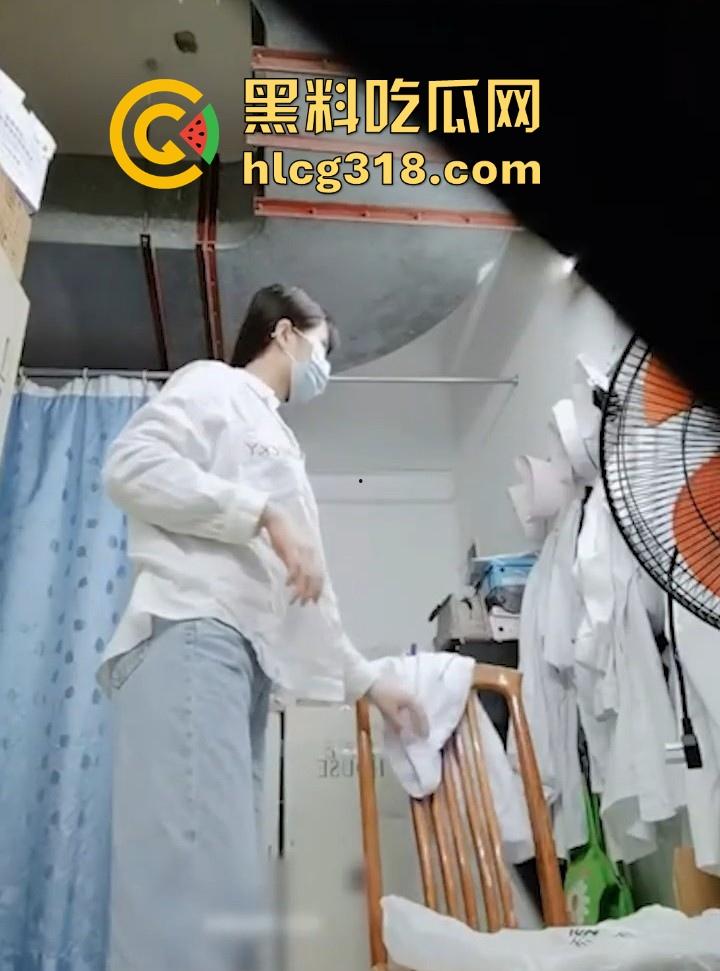 广西人民医院反差护士【林雯玲】私密私拍曝光！上班自慰、肛交露出、洗澡自摸，大胆私活惊爆眼球！-2
