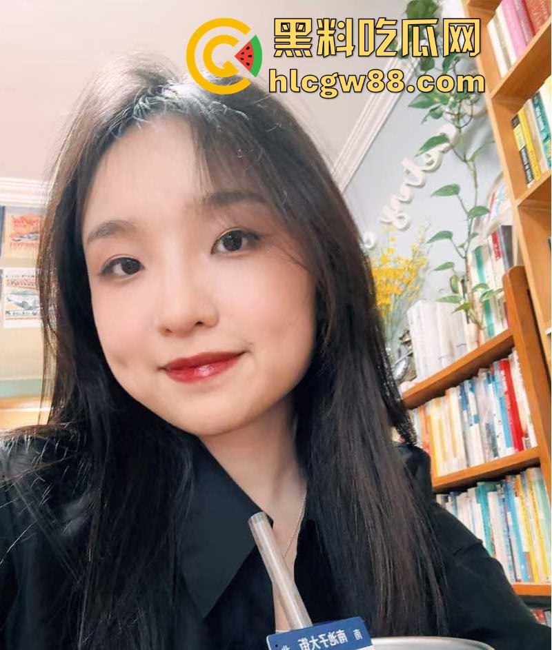 中国传媒大学【白洁】研究生情侣性爱视频曝光 各种舔屌卖骚 无套做爱中出 反差感爆棚！-6