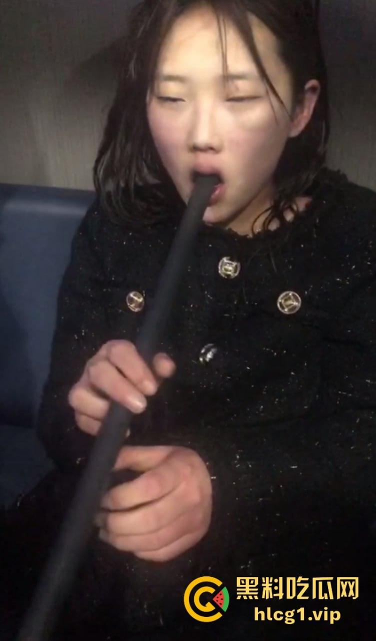 女孩是用来操的 不是用来打的！青海西宁一女孩酒店里遭多人暴打侮辱还被扒去其衣服！-1