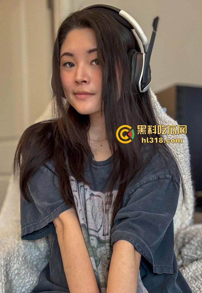 巨乳少妇诱惑自慰视频流出，黑丝大长腿性感撩人，巨乳喷奶挑逗极具风骚 ，超级淫荡！-1