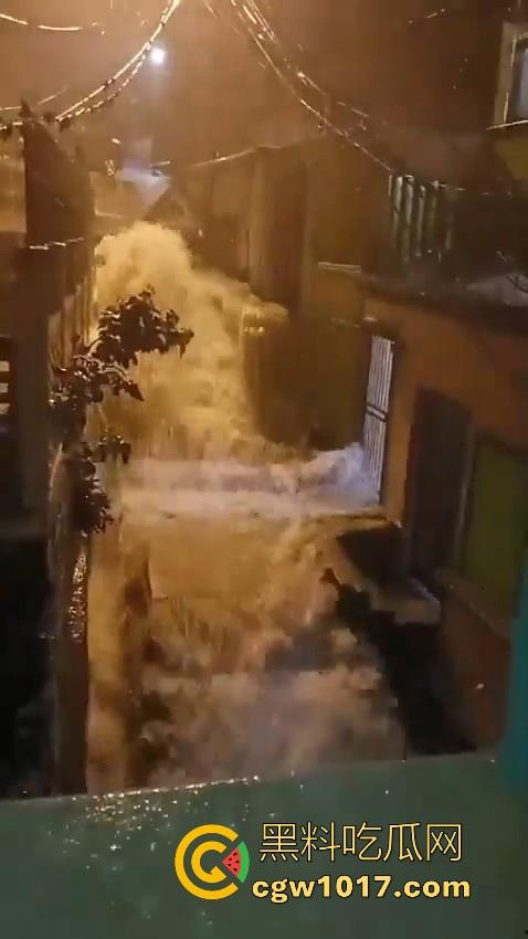 中美洲正遭受严重洪灾！危地马拉、哥斯达黎加和洪都拉斯一直处于这场灾害的中心区域，现在地球环境恶劣天气多变！-7