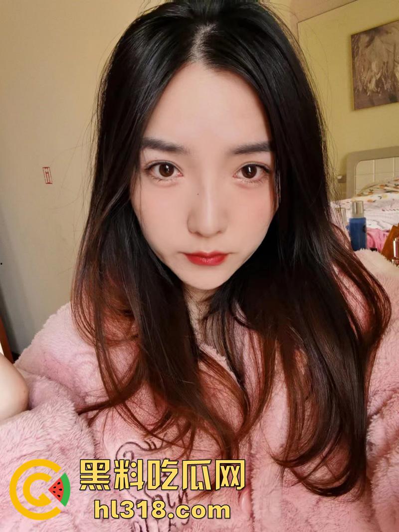 同城约炮女主播娜娜，高颜值巨乳微胖尤物，一个跑车直接拿下，扛腿爆操骚劲十足，被各种爆操抽插！-1