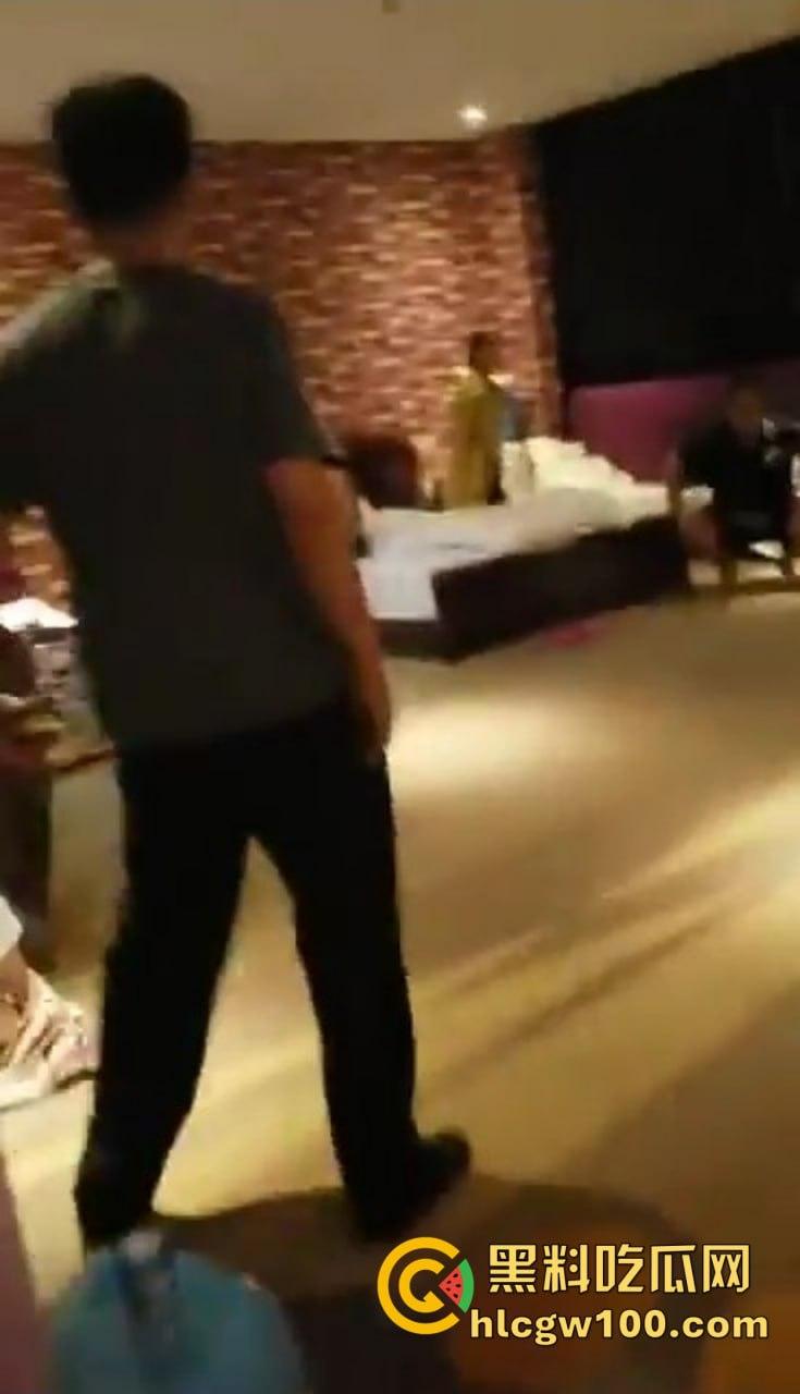 年底了群友嫖娼落网，狗又出来抓业绩，嫖个娼都成天条，这年头连你情我愿都得出事，兄弟们真是要小心了！-12