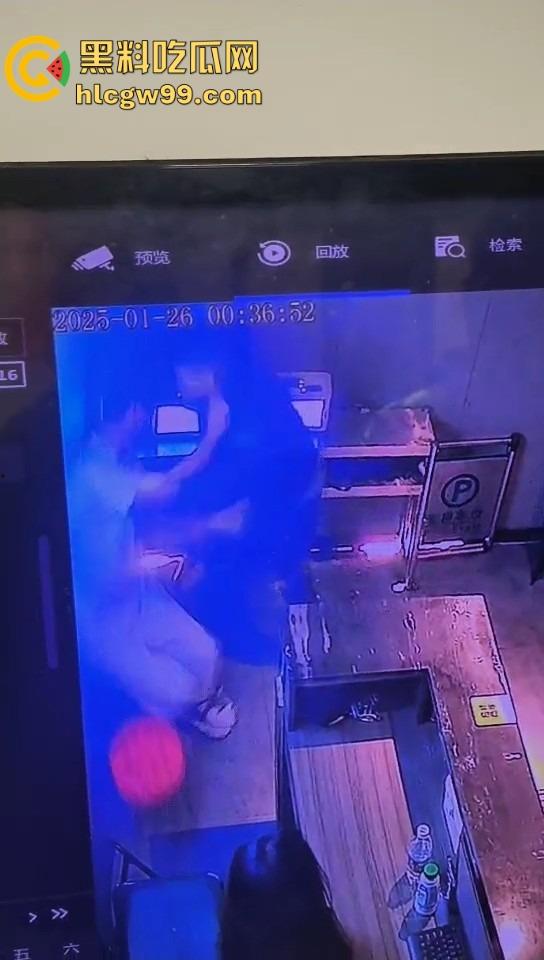 新年第一刀,莆田大过年上演血腥捅人案,五六刀下去，白刀进红刀出，大过年直接血溅当场！-4