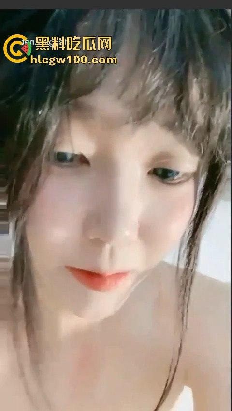 抖音萝莉网红【玥玥酱】收费视频流出！性感萝莉大胆露穴自慰，挑逗姿势骚到极致！-3