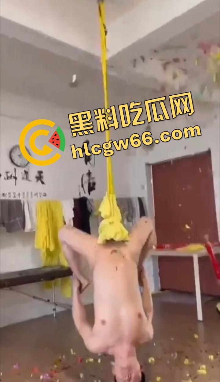 坠蛋狠人现身，农夫山泉挂蛋蛋只是日常，吊妹子上天才是绝活，这根铁鸡儿能打穿玄武门！-4