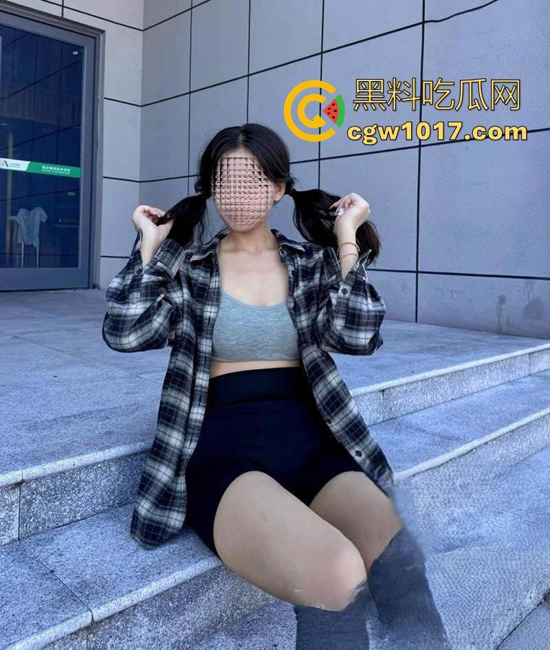 和堂姐各种姿势激情啪啪，无套骑乘爆操，双洞口爆毒龙样样精通，真不枉费我的用心调教！-3