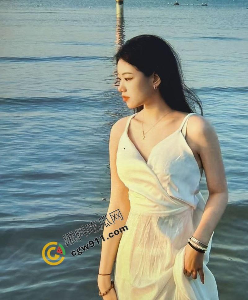 校园女神【刘茹】惊爆荒淫视频，奶子晃动，嫩穴淫水直流，69式舔吸酣畅淋漓，肉欲盛宴戳爆屏幕！-3