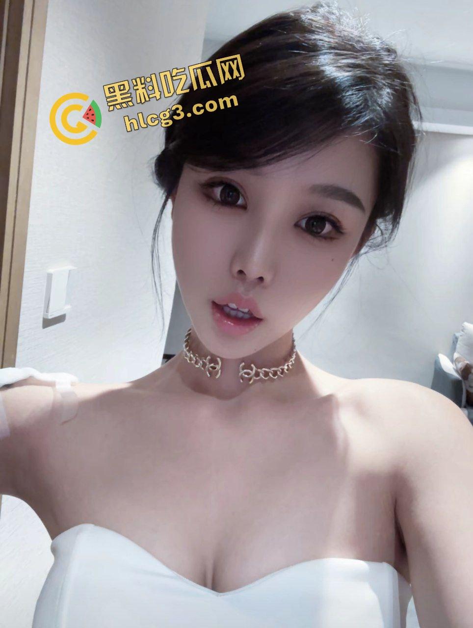 快手新晋小网红『姜姜』参加快乐向前冲 第一关脚滑落水 不小心走光露奶-5