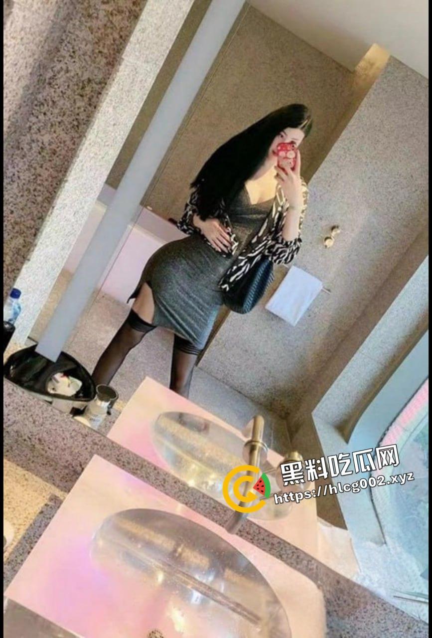 一米八性感大长腿骚逼御姐『ts米粒姐姐』手握17cm仙女棒可攻可守！发骚做爱视频合集流出！-3