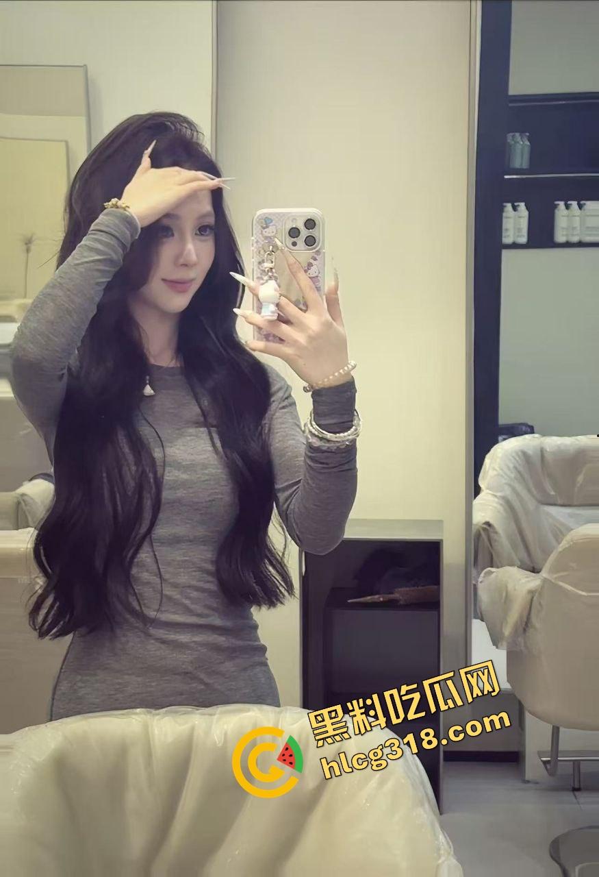 南昌技校大长腿学姐『赵曼曼』骚脚白虎夹屌被操到喷水，大长腿架头顶姿势真他妈绝，内射姿势太骚了！-5