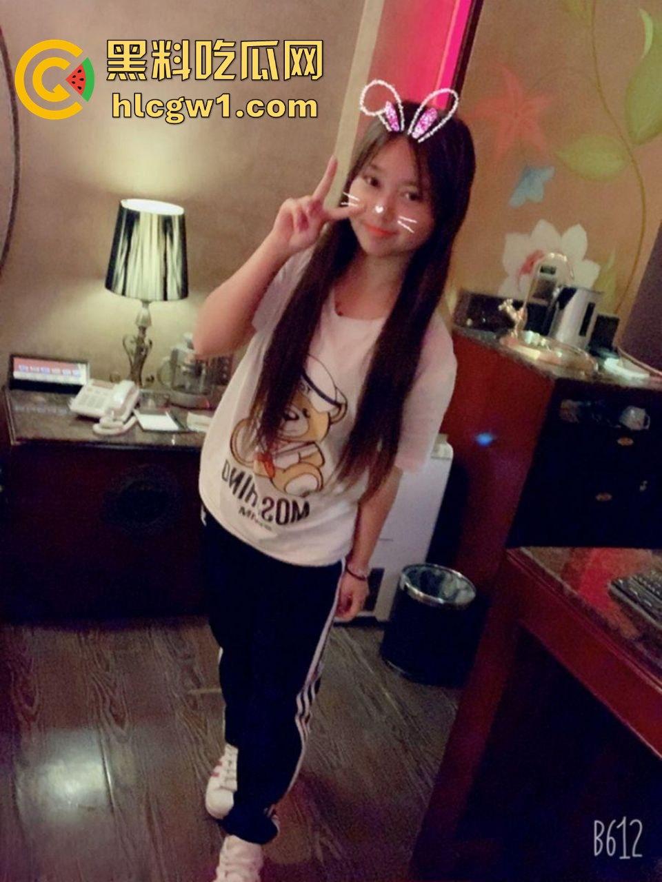 广西刺青小太妹【孙甜】被金主调教成母狗！骚劲儿十足，金主大哥玩够了就分享出来让兄弟们也瞧瞧！独家投稿！-1