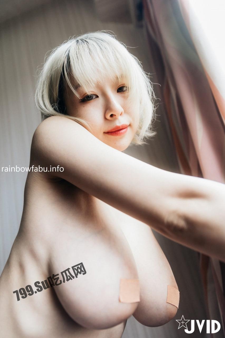 火爆模特超美巨乳女神「黎菲儿」美少女的居家色诱晃动的巨乳让人血脉喷张-14