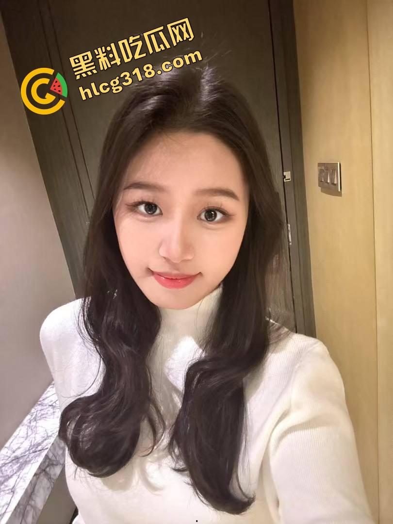 她说今晚不想操，只想要敷点原料新鲜的面膜，忍不住一发射脸，我醉欲眠卿且射，明朝皮肤嫩如花！-5