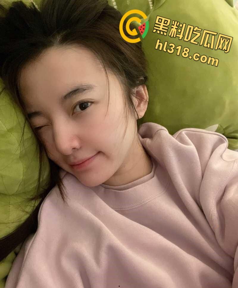 天津美术学院大二【程玥雯】，做着贱卖身体的活，黑丝翘臀后入撞击都在抖，骨子里就透露着校园公交车！-5