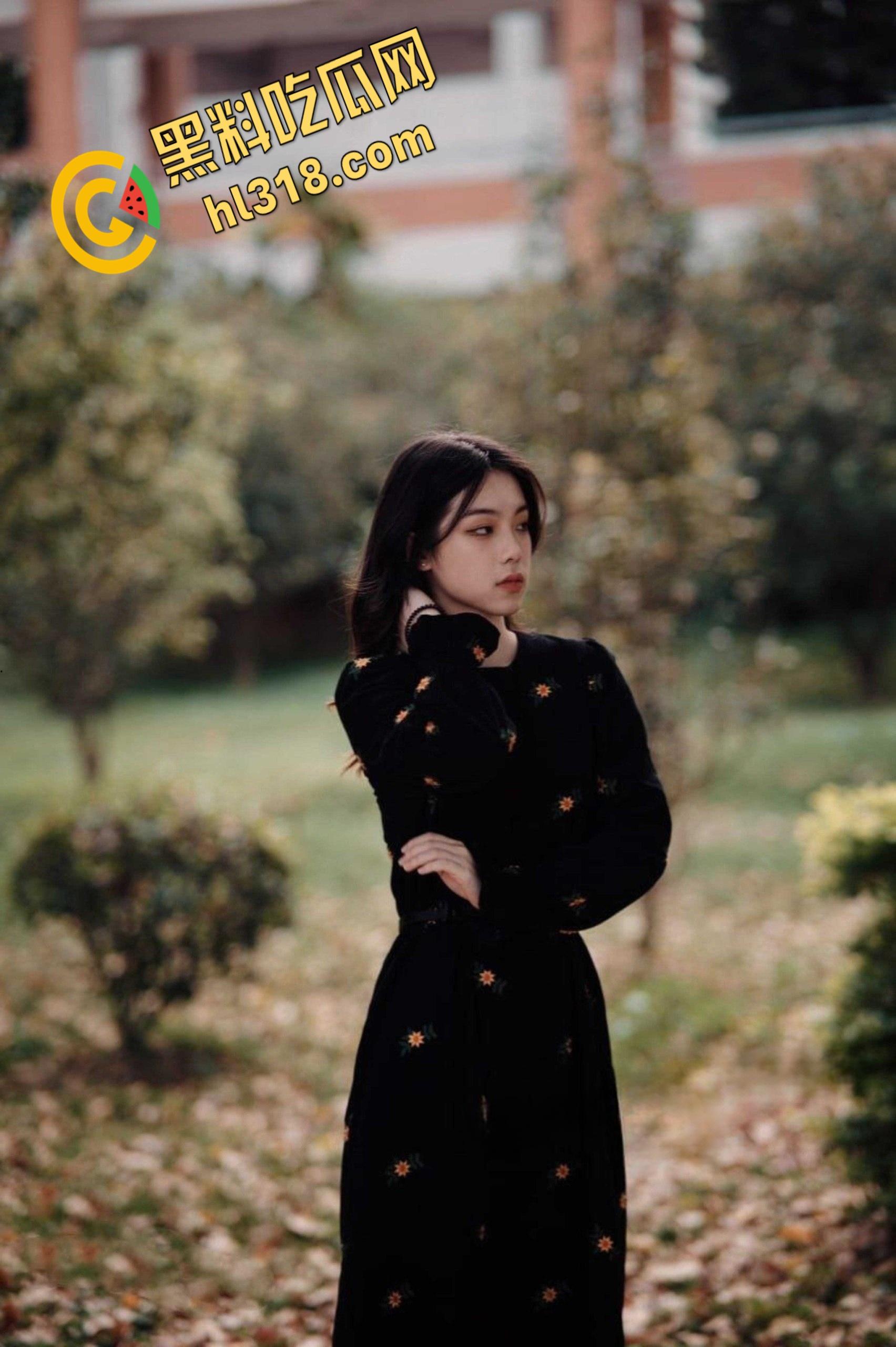 猛干极品小白虎天津大学舍友女友，圆润巨乳丰臀细腰乃人间尤物，紧致的小穴着包裹肉棒，这偷情偷到家门口了-1