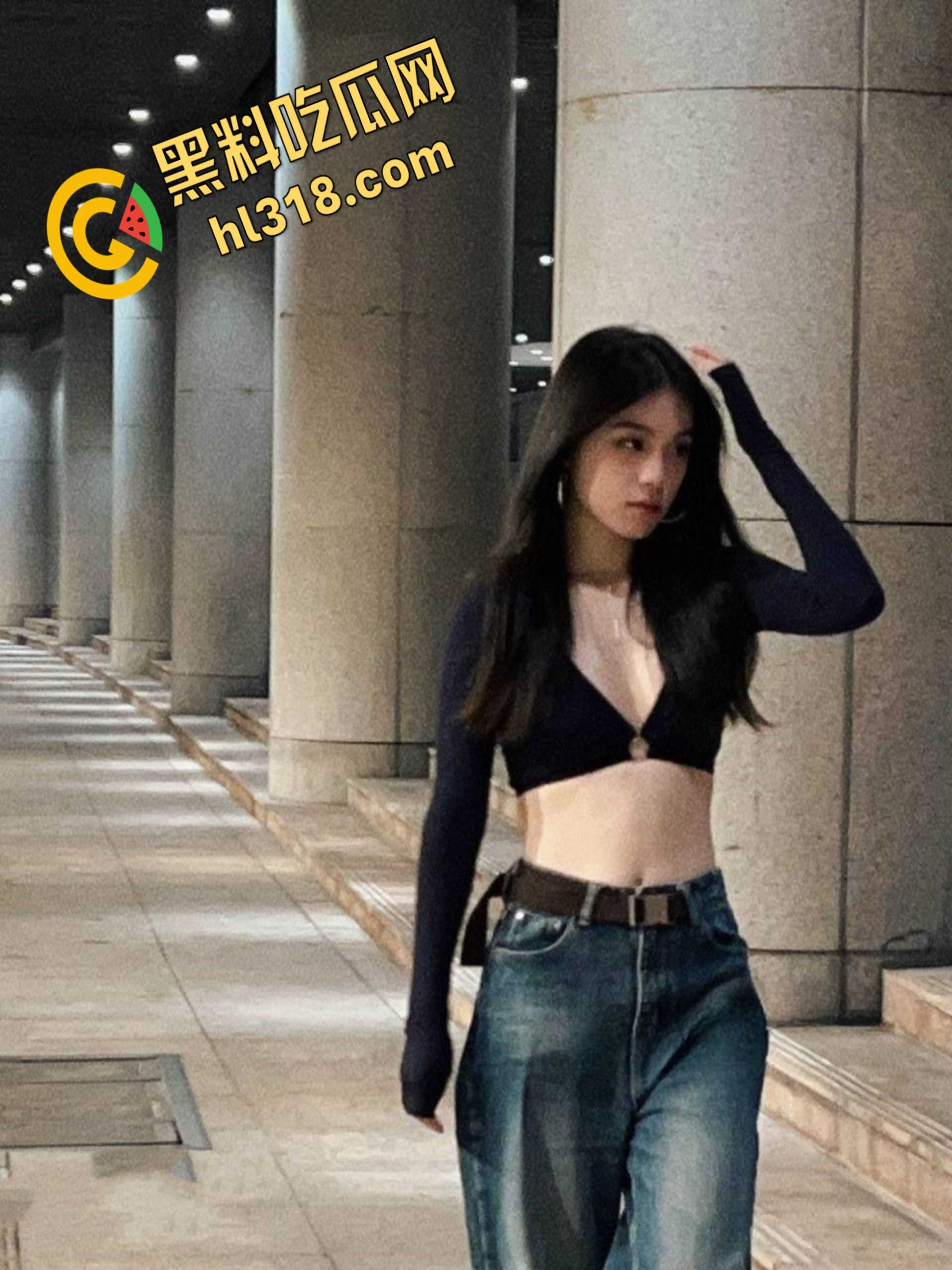 猛干极品小白虎天津大学舍友女友，圆润巨乳丰臀细腰乃人间尤物，紧致的小穴着包裹肉棒，这偷情偷到家门口了-3